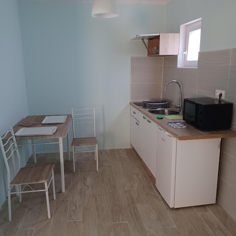 Apartments Losinj มาลีโลชินจ์ ภายนอก รูปภาพ